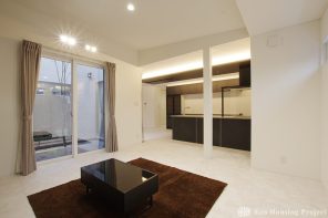 3世帯が暮らす延床80坪ダブルLDKの邸宅！メンテナンスコストも軽減のコートハウス