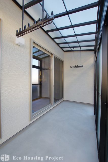 3世帯が暮らす延床80坪ダブルLDKの邸宅！メンテナンスコストも軽減のコートハウス