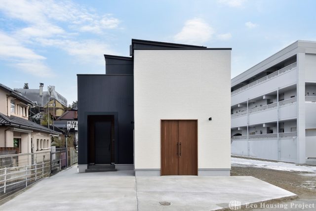 吹き抜けスキップフロア×小下がり和室×アウトドアリビング 家事動線にもこだわった遊び心満載の家