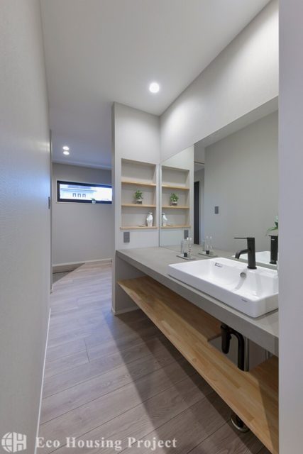 吹き抜けスキップフロア×小下がり和室×アウトドアリビング 家事動線にもこだわった遊び心満載の家