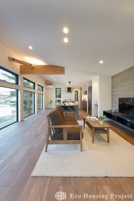 とことん開放感にこだわった２階LDKで借景を楽しむ家