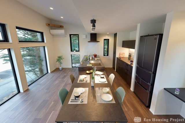 とことん開放感にこだわった２階LDKで借景を楽しむ家