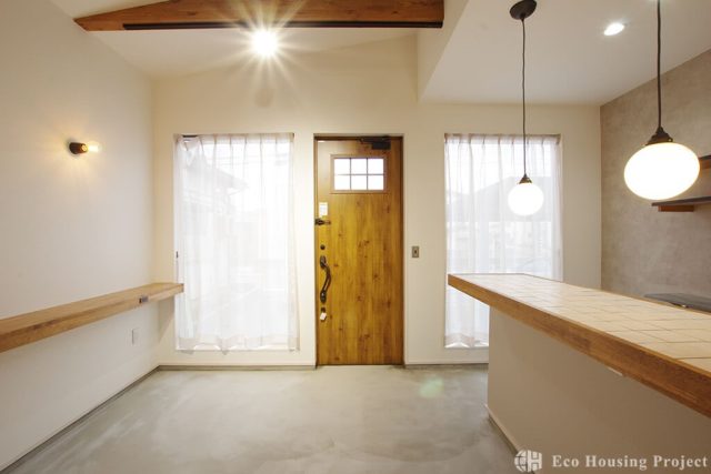 吹き抜け×鉄骨階段×家事ラク！おしゃれなアトリエにもこだわった家