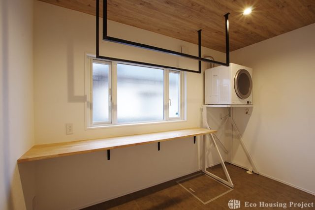 吹き抜け×鉄骨階段×家事ラク！おしゃれなアトリエにもこだわった家