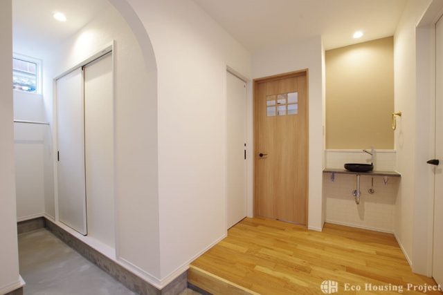 吹き抜け×鉄骨階段×家事ラク！おしゃれなアトリエにもこだわった家