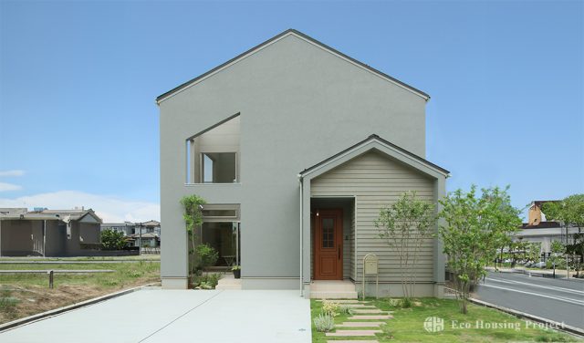 外で趣味を楽しむ、なかにわの家