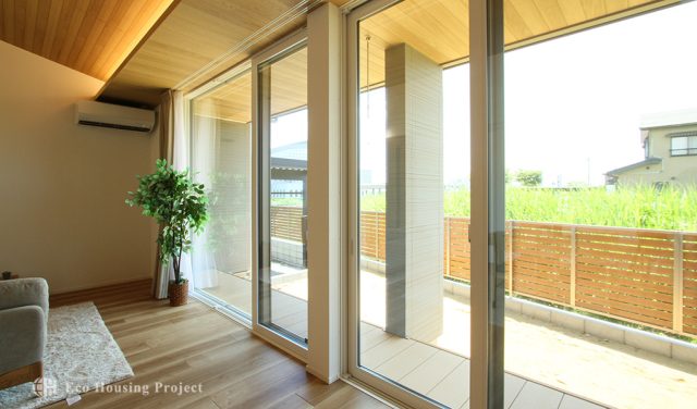 3LDK 平屋!大きな窓×勾配天井で開放感あふれるナチュラルテイストの家