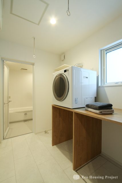 3LDK 平屋!大きな窓×勾配天井で開放感あふれるナチュラルテイストの家