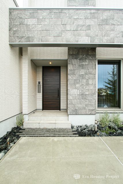 美しいタイル外壁×ラグジュアリーなインテリア!メンテナンスコストを大幅に軽減する高耐久ハウス