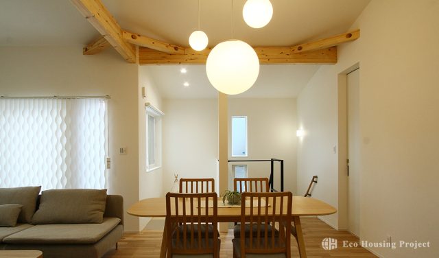 車好き必見のピロティガレージ×開放感あふれる2階リビングで暮らしを満喫する家