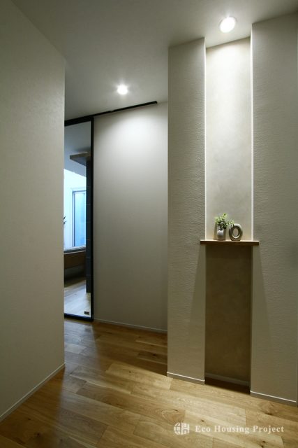 吹き抜け×鉄骨階段のおしゃれなコートハウス