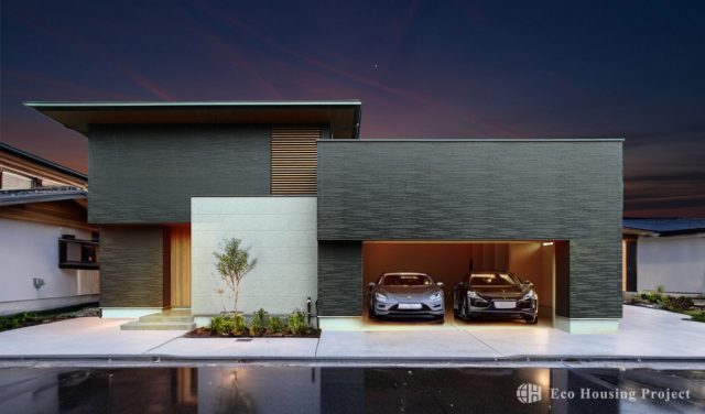 重厚感と開放感を纏う邸宅 －30帖LDK×ワイドガレージ－