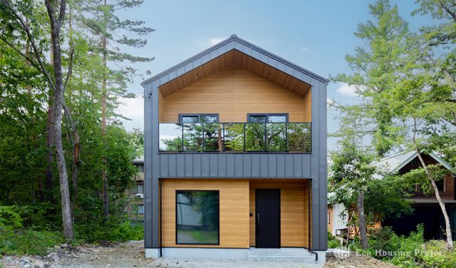 広々ウッドデッキでBBQを愉しむ、四季を感じる家