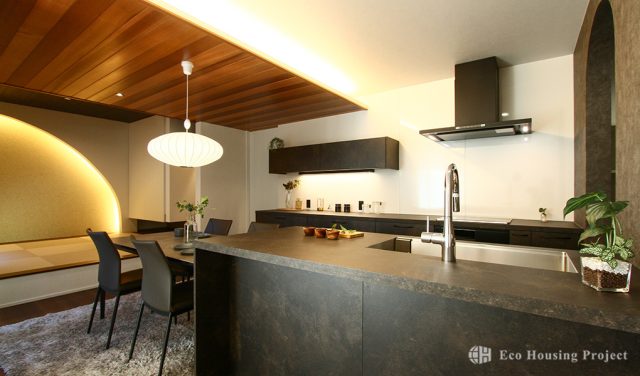 グラフテクトキッチン採用！和モダンインテリアなコートハウス