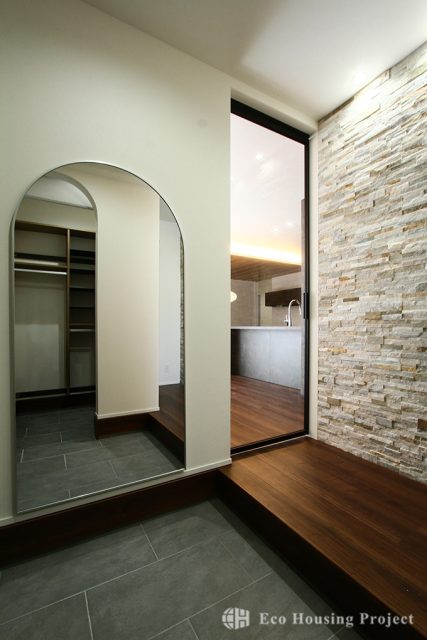 グラフテクトキッチン採用！和モダンインテリアなコートハウス