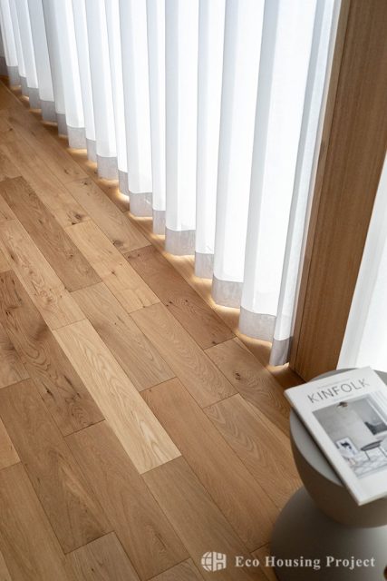 塗り壁×オーガニックインテリアが映える29帖LDK！吹き抜け＆大開口で開放感あふれる家