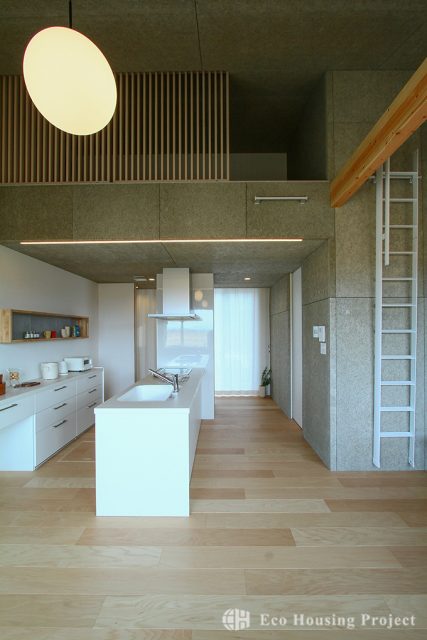 田園風景を望む、開放感あふれるロフト付きLDKの平屋