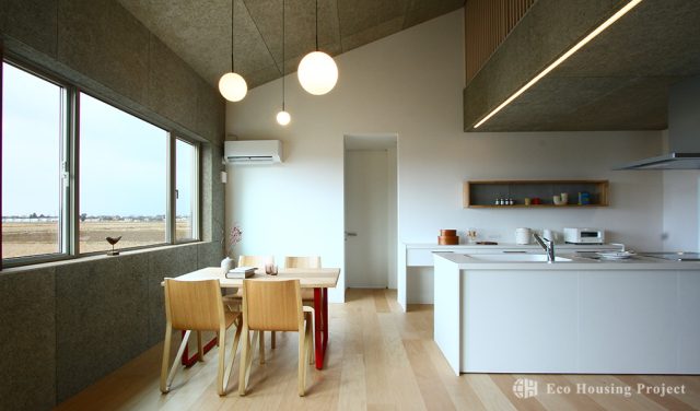 田園風景を望む、開放感あふれるロフト付きLDKの平屋